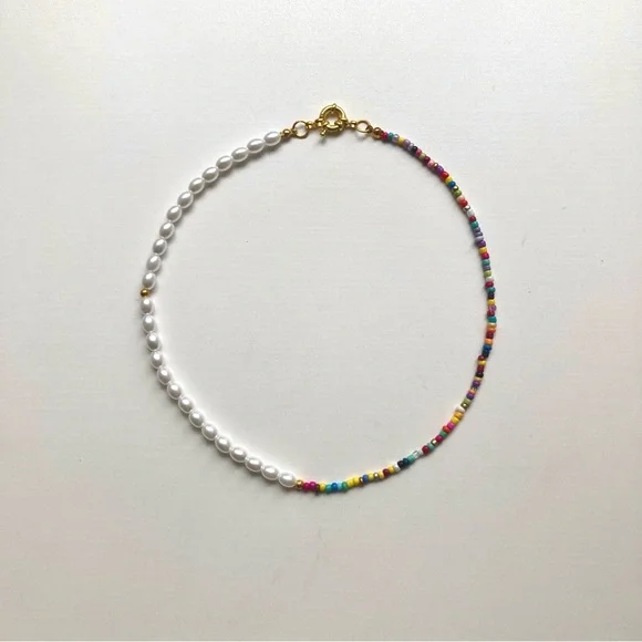 MULTI-COLOR INDIE BEADED NECKLACE - Picture 2 of 3